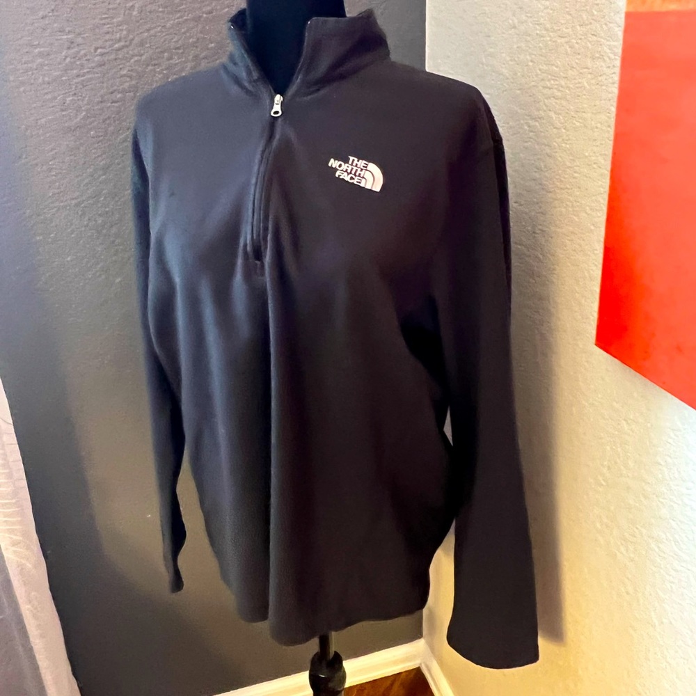 Mens Fleece Northface pullover.  Size L